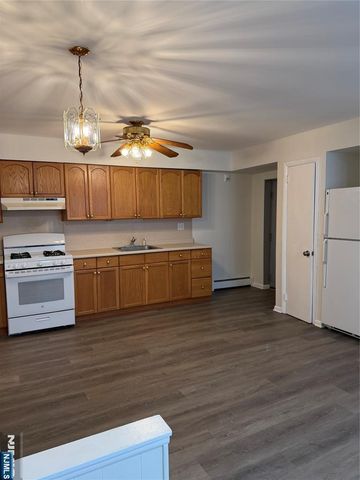 671 Midland Avenue, Garfield, NJ 07026