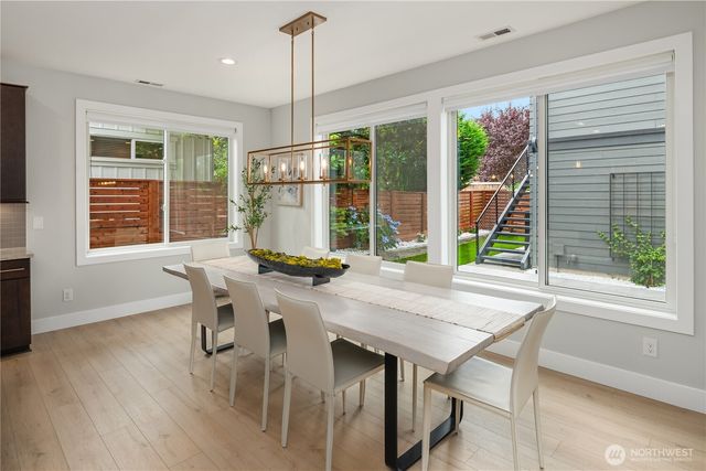 635 17th Avenue W, Kirkland, WA 98033