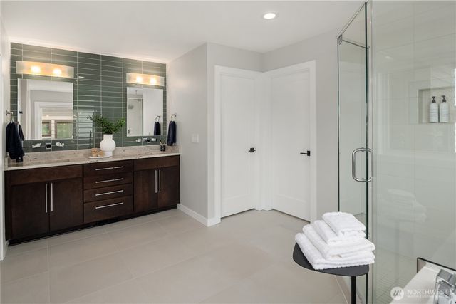 635 17th Avenue W, Kirkland, WA 98033