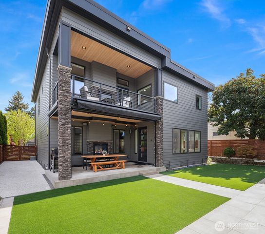 635 17th Avenue W, Kirkland, WA 98033