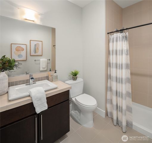 635 17th Avenue W, Kirkland, WA 98033
