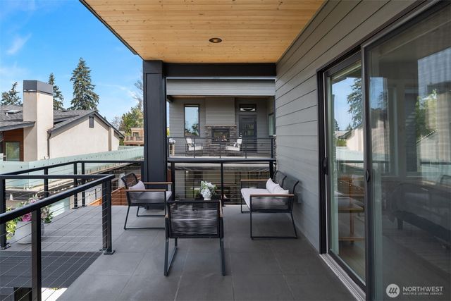635 17th Avenue W, Kirkland, WA 98033