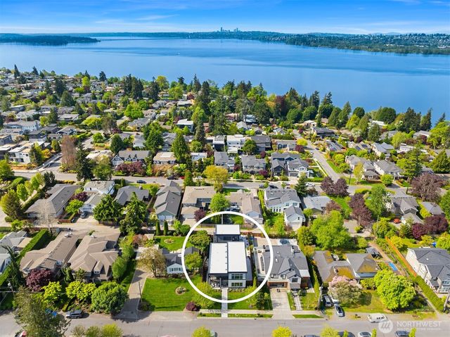 635 17th Avenue W, Kirkland, WA 98033