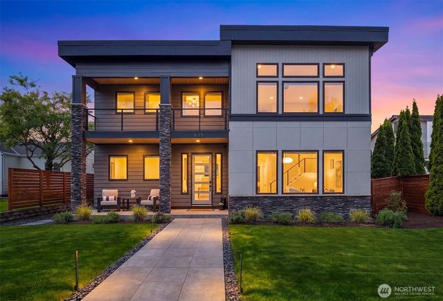635 17th Avenue W, Kirkland, WA 98033