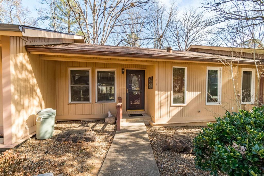 12 Fresca Way, Hot Springs Village, AR 71909