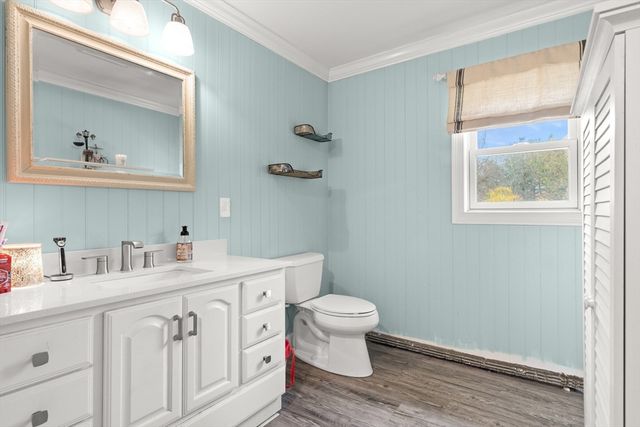 89 King St, Groveland, MA 01834