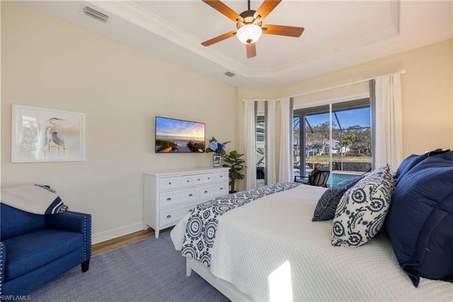 637 Shoreline DR, Naples, FL 34119