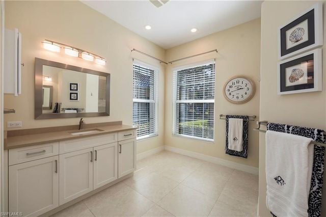 637 Shoreline DR, Naples, FL 34119