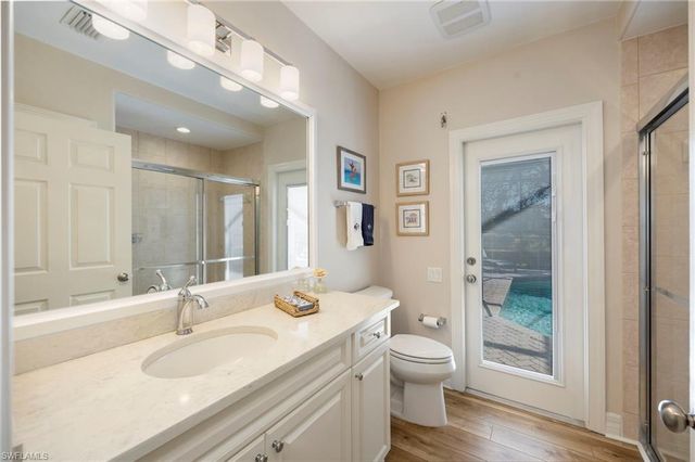 637 Shoreline DR, Naples, FL 34119