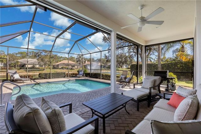 637 Shoreline DR, Naples, FL 34119