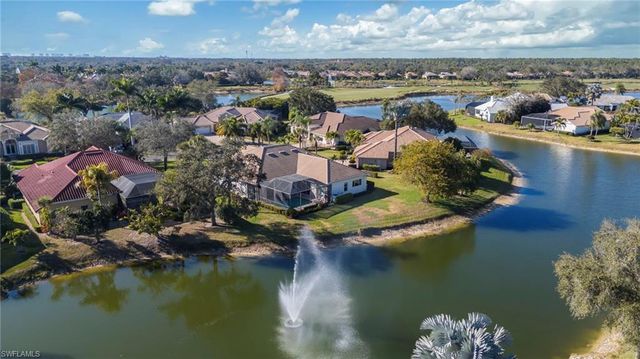 637 Shoreline DR, Naples, FL 34119