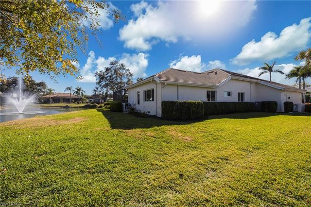 637 Shoreline DR, Naples, FL 34119