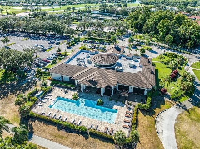 637 Shoreline DR, Naples, FL 34119