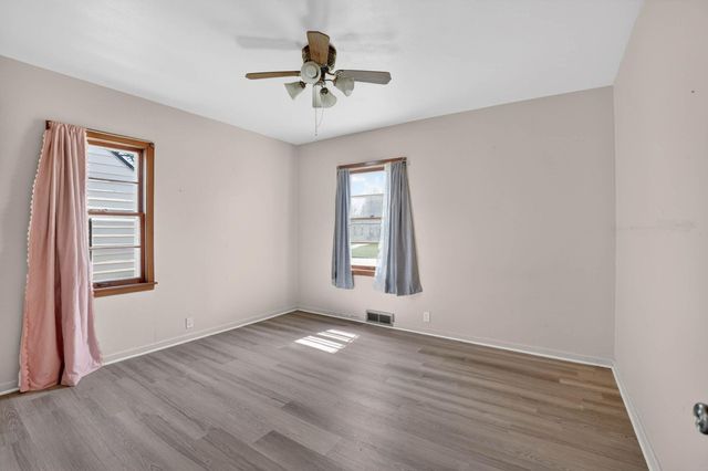 1733 Byron Avenue, Waterloo, IA 50702