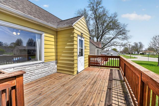 1733 Byron Avenue, Waterloo, IA 50702