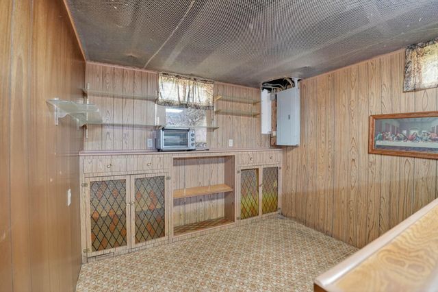 1733 Byron Avenue, Waterloo, IA 50702