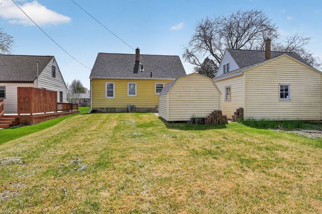 1733 Byron Avenue, Waterloo, IA 50702