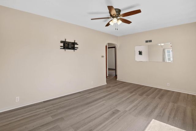 1733 Byron Avenue, Waterloo, IA 50702