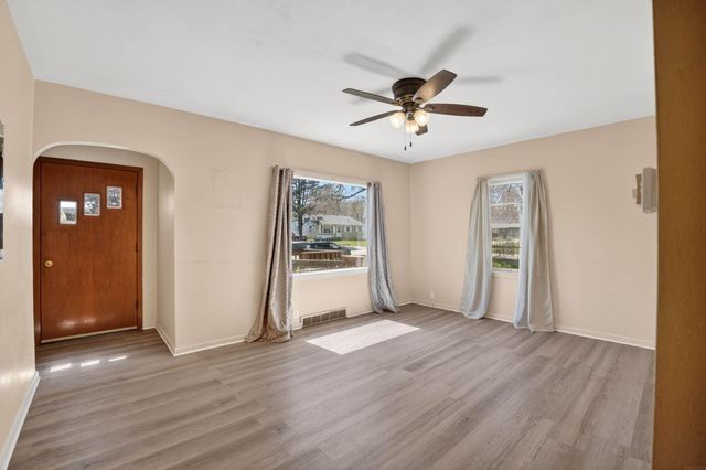 1733 Byron Avenue, Waterloo, IA 50702