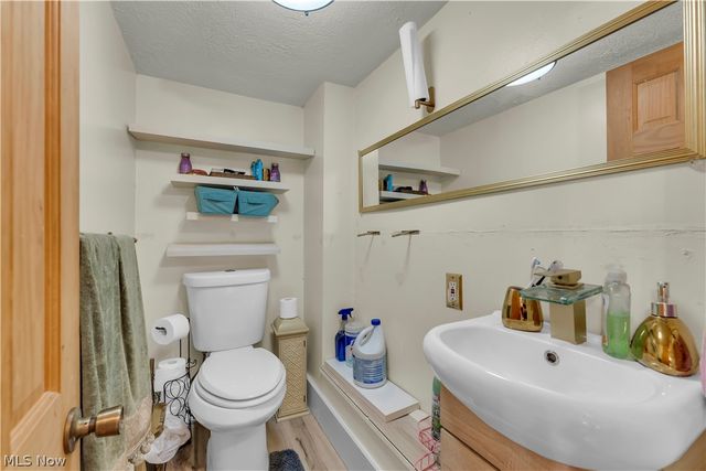 34031 Victor Drive, Eastlake, OH 44095