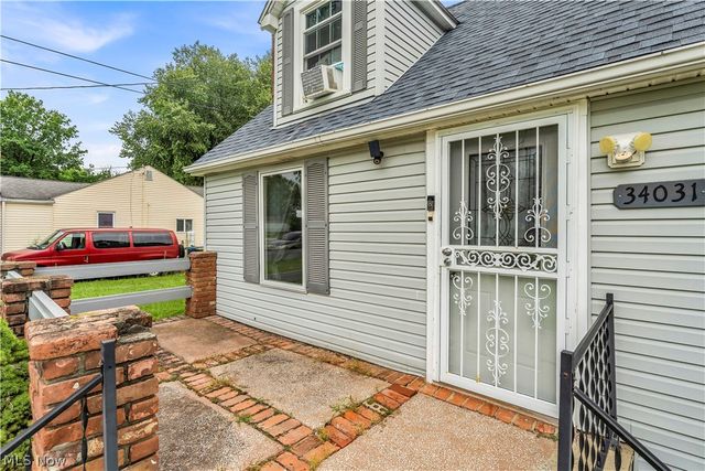 34031 Victor Drive, Eastlake, OH 44095