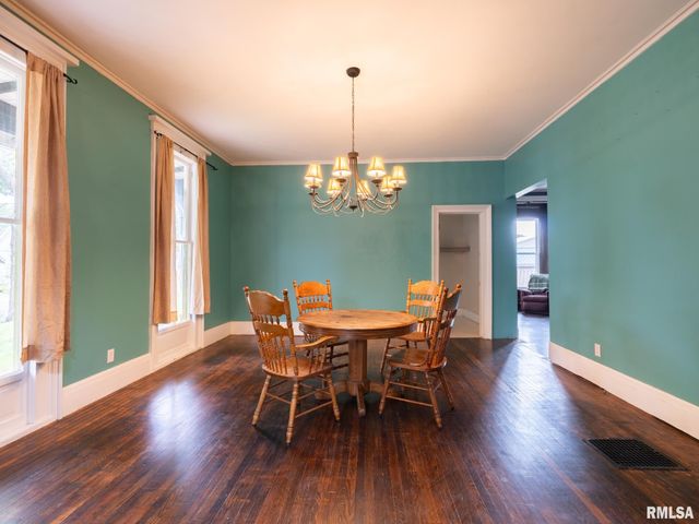 715 N 4TH Street, Pekin, IL 61554
