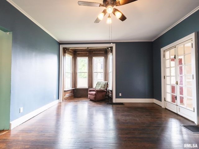 715 N 4TH Street, Pekin, IL 61554