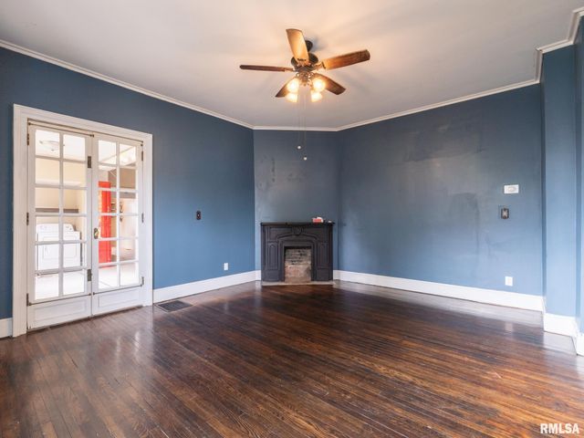 715 N 4TH Street, Pekin, IL 61554