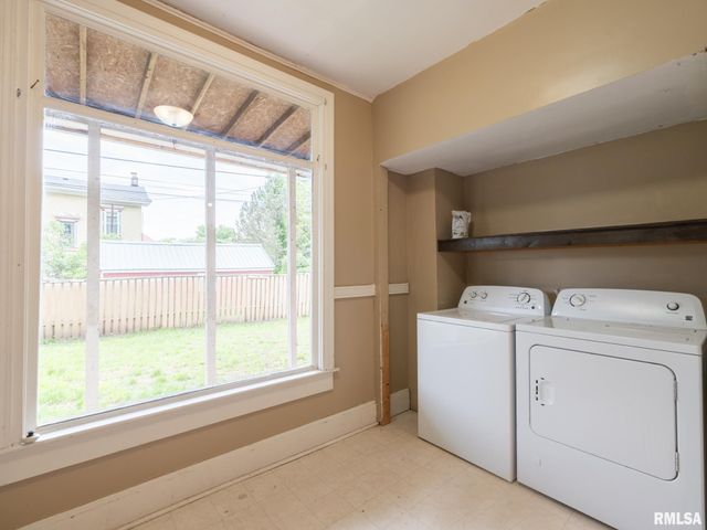 715 N 4TH Street, Pekin, IL 61554
