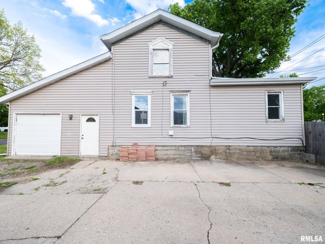 715 N 4TH Street, Pekin, IL 61554
