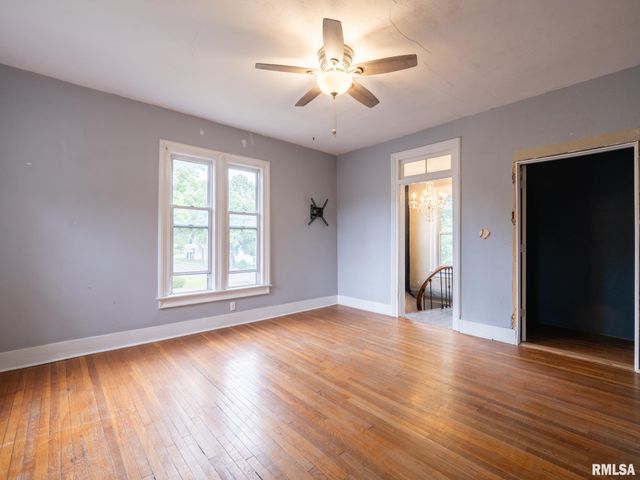 715 N 4TH Street, Pekin, IL 61554