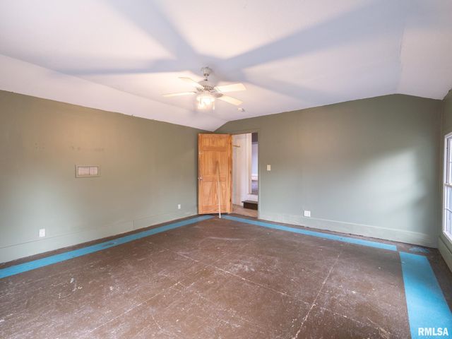 715 N 4TH Street, Pekin, IL 61554