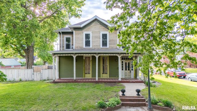 715 N 4TH Street, Pekin, IL 61554