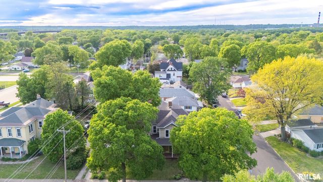 715 N 4TH Street, Pekin, IL 61554