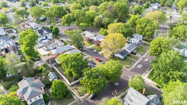 715 N 4TH Street, Pekin, IL 61554