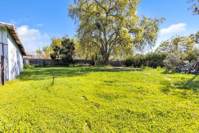 3900 Whitney Ave, Sacramento, CA 95821