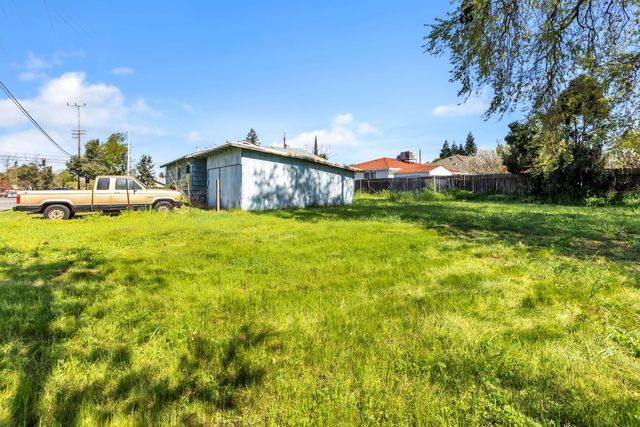 3900 Whitney Ave, Sacramento, CA 95821