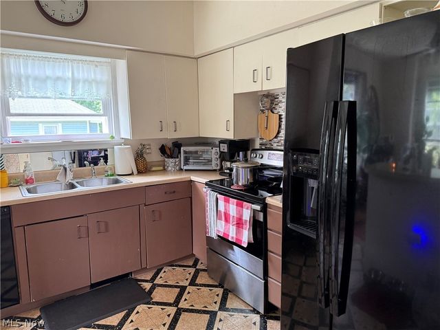 155 Grant Street, Conneaut, OH 44030