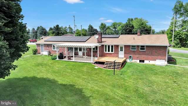 51 RACEHORSE DR, Jonestown, PA 17038
