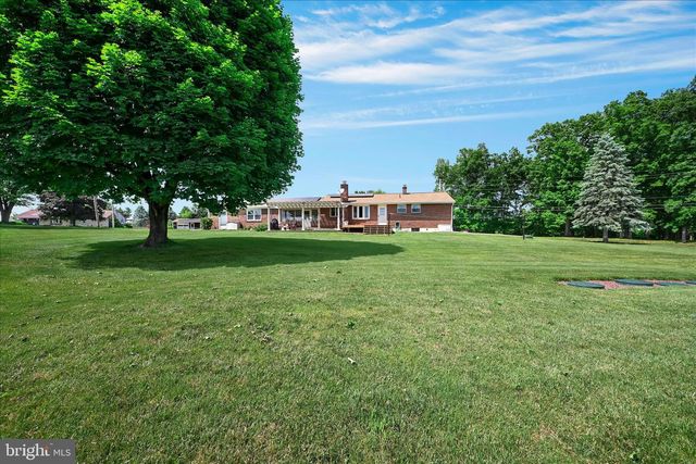 51 RACEHORSE DR, Jonestown, PA 17038