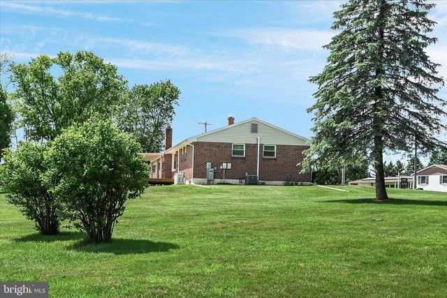 51 RACEHORSE DR, Jonestown, PA 17038