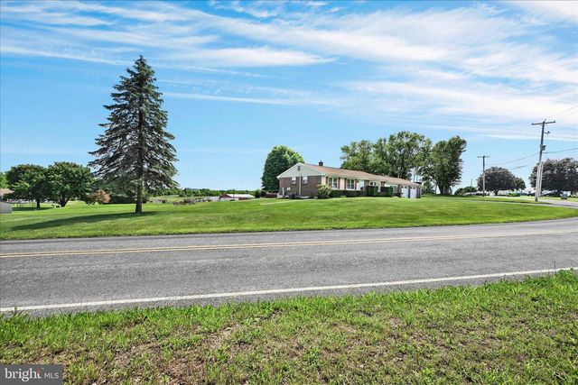 51 RACEHORSE DR, Jonestown, PA 17038