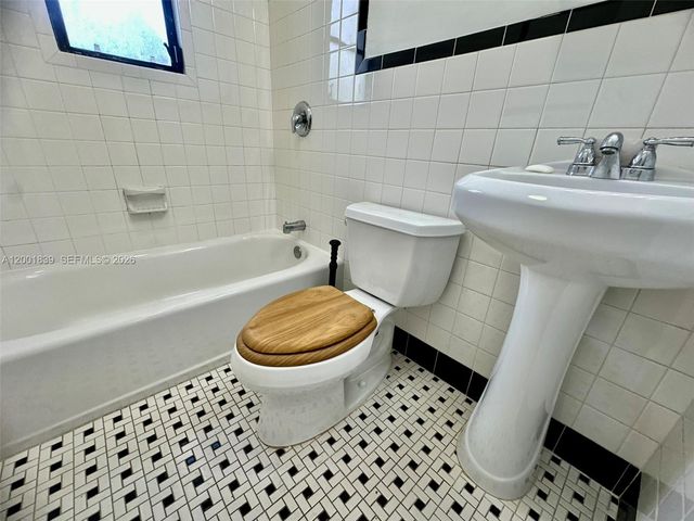 3712 Anderson Rd 4, Coral Gables, FL 33134