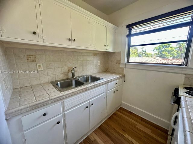 3712 Anderson Rd 4, Coral Gables, FL 33134