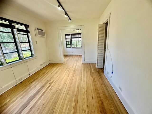 3712 Anderson Rd 4, Coral Gables, FL 33134