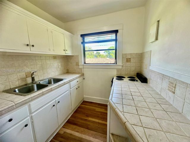 3712 Anderson Rd 4, Coral Gables, FL 33134