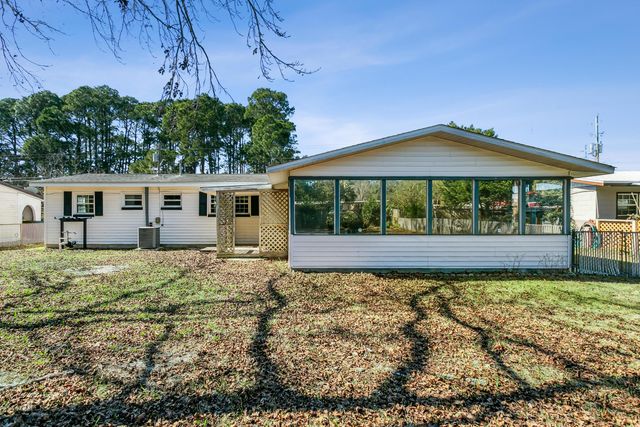 123 SW Robinwood Drive, Fort Walton Beach, FL 32548