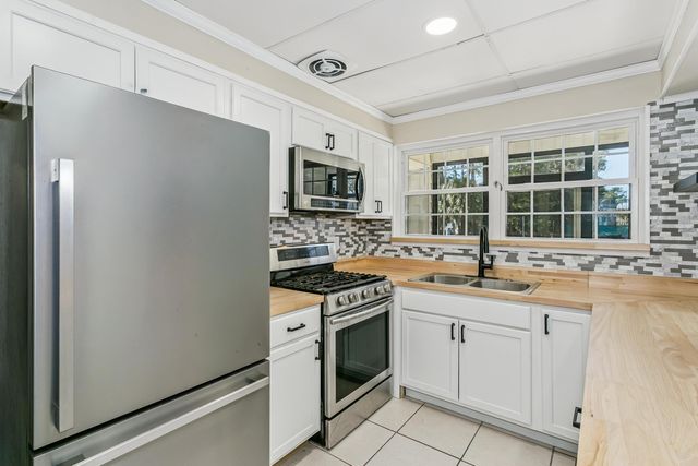 123 SW Robinwood Drive, Fort Walton Beach, FL 32548