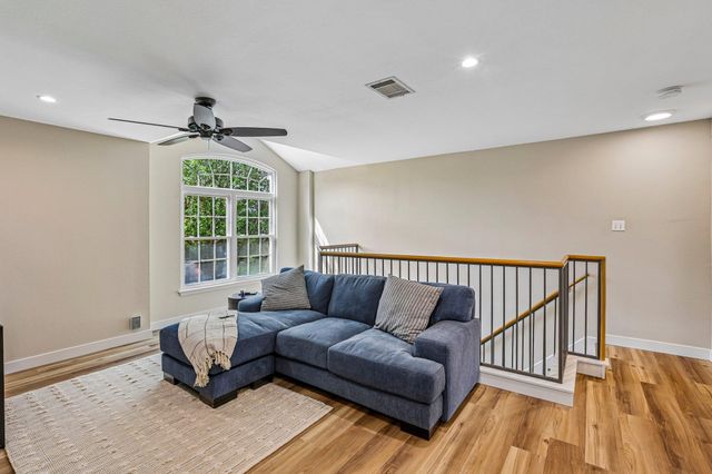 7400 Peabody DR, Austin, TX 78729