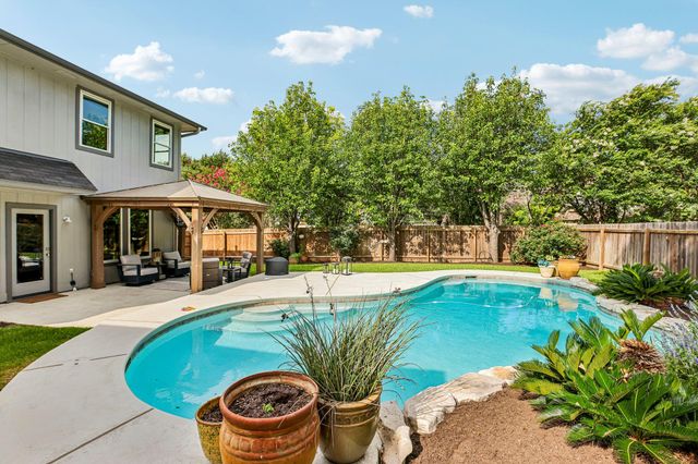 7400 Peabody DR, Austin, TX 78729